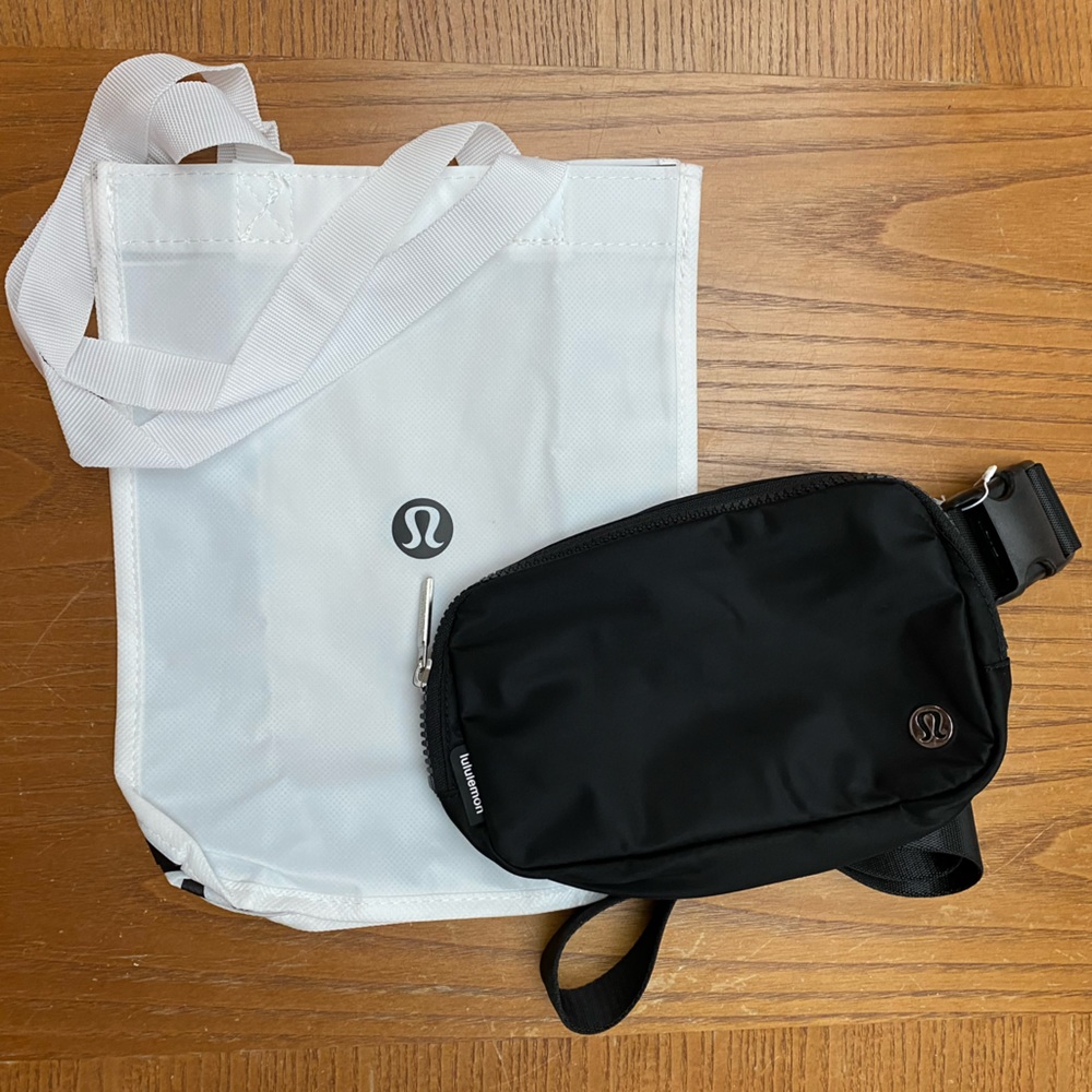 NWT Lululemon Everywhere Crossbody Black - Belt Bag/Fanny pack